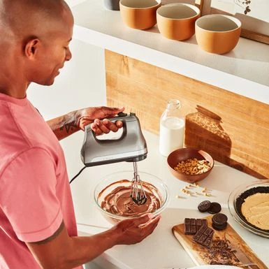 KitchenAid - 6 Speed Hand Mixer With Flex Edge Beaters - KHM6118 - Contour Silver 4 KitchenAid - 6 Speed Hand Mixer With Flex Edge Beaters - KHM6118 - Contour Silver - Image 2