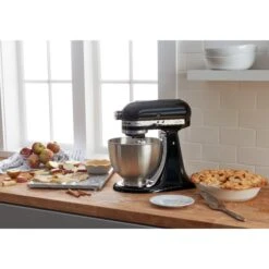 KitchenAid - Classic Series 4.5 Quart Tilt-Head Stand Mixer - K45SSOB - Onyx Black -KitchenAid k45ssob lifestyle1