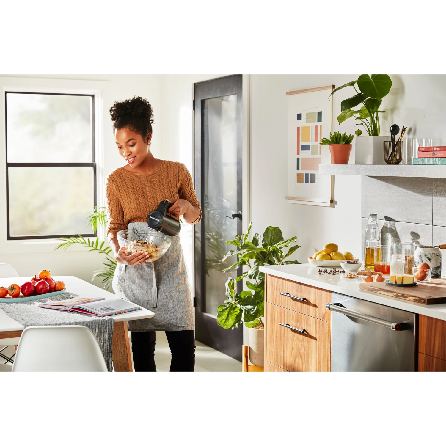 KitchenAid - Cordless 7 Speed Hand Mixer - Black Matte 9 KitchenAid - Cordless 7 Speed Hand Mixer - Black Matte - Image 7